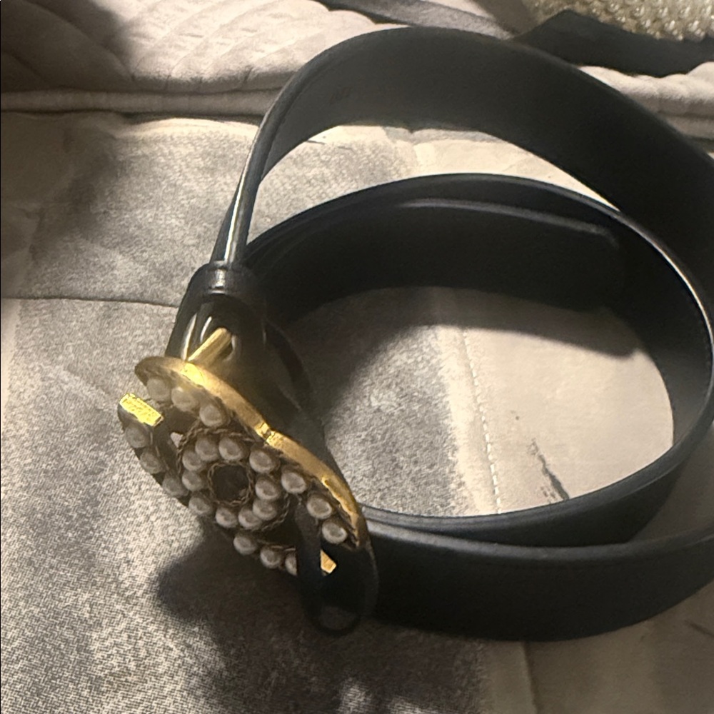 CHANEL Black Belt with Pearl and Gold Detail - Picture 4 of 4